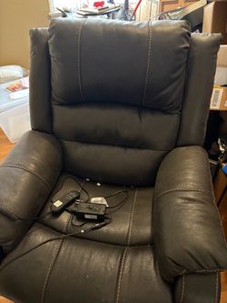 Ashley furniture  Yandel power recliner - cash obo