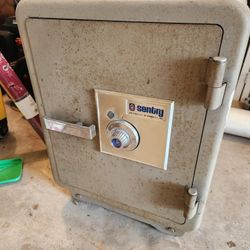 Sentry  floor  Safe