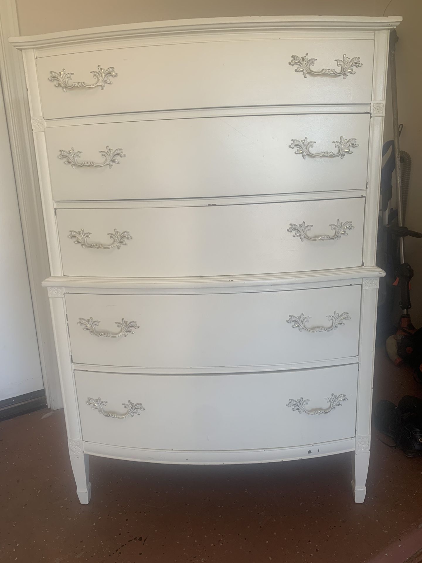 White Shabby sheek Dresser 