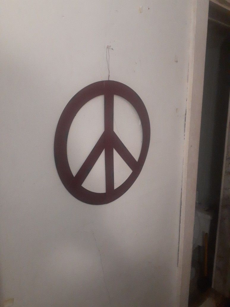 Distressed Metal Peace Sign Wall Hanging
