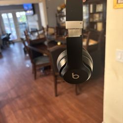 Beats Solo 4