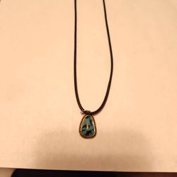 Similated Turquoise Pendant Necklace 