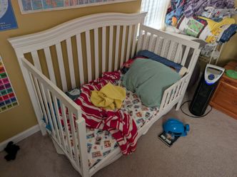 Crib/Toddler Bed