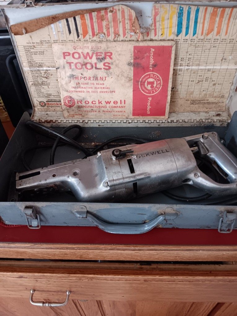 Rockwell 677-2 Steel Sawzall Reciprocating Saw Sabre Works 2 Speed With Case