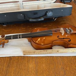 Beautiful Children’s Violin- Like New!