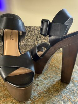 ShoeDazzle Black Platform Block-Heel Sandals – Size 7