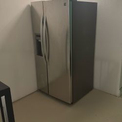 Kenmore Refrigerator 