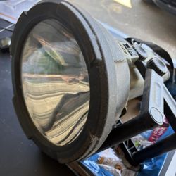Huge Flashlight Needs Battery 
