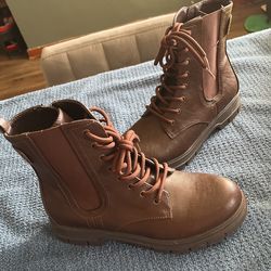 Brown White Mountain Boots
