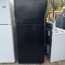 FRIGIDAIRE REFRIGERATOR 