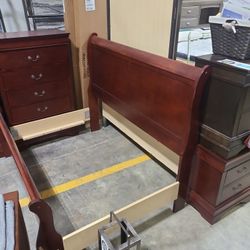Queen Bedroom. Bed Dresser Mirror Chest And Nightstand