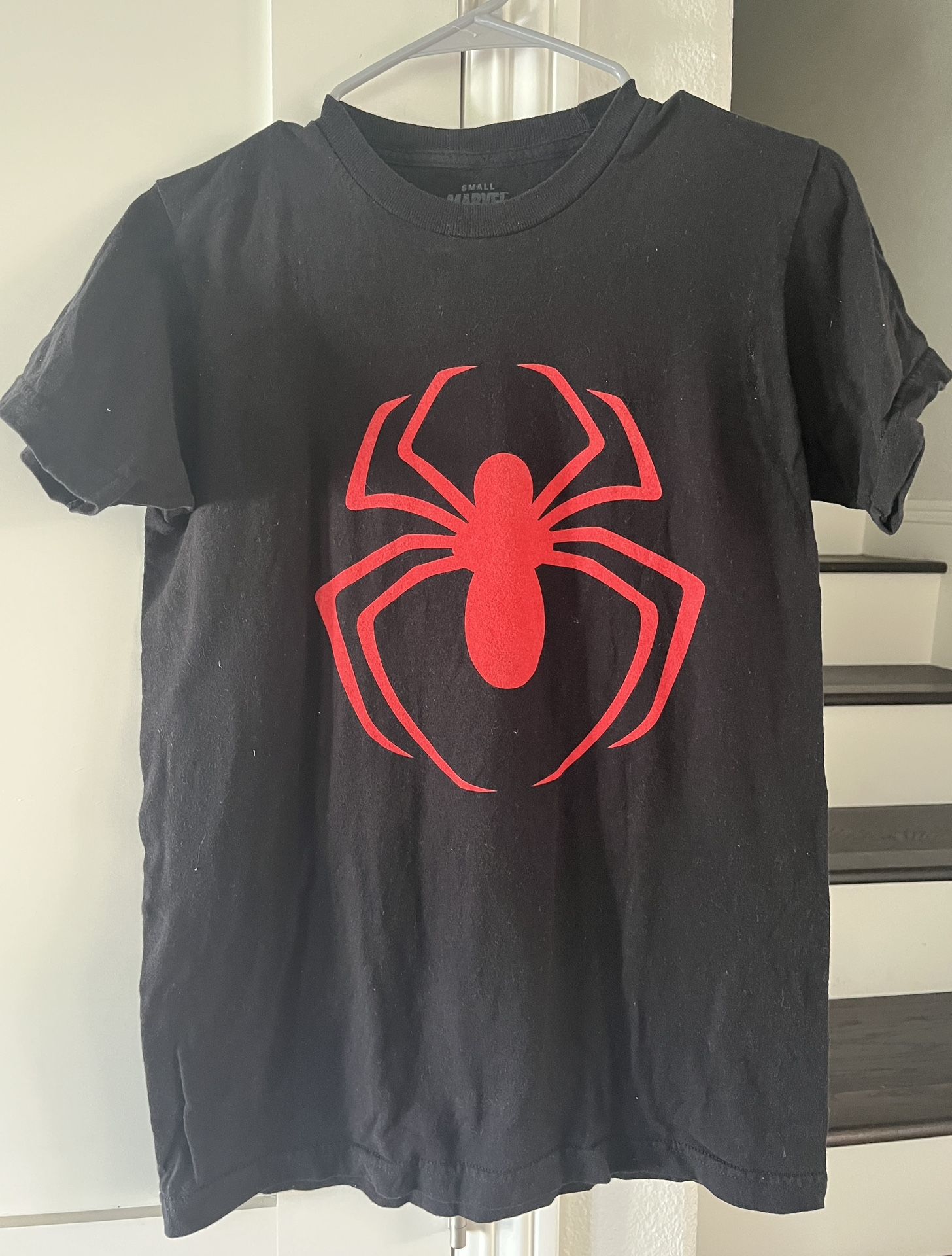 Marvel Comics Spider-Man Spider T-Shirt Size Small