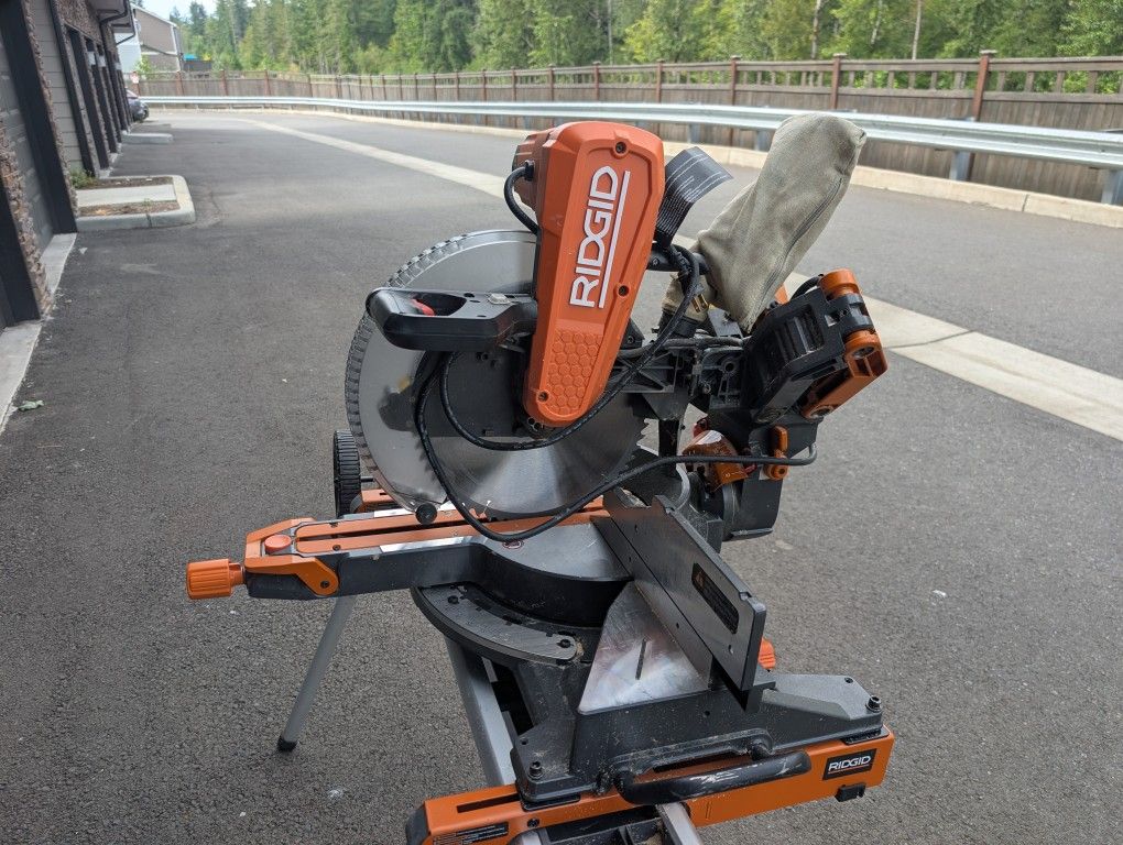 12" Sliding Compound Miter Saw
