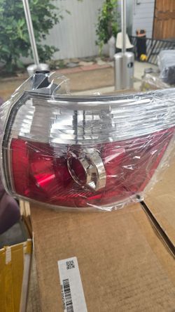 For 2007-2012 GMC Acadia Right Side Passenger QTR Tail Light