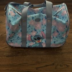 New!!! New!!!! Stitch Duffle Bag With Wheels And Handle!!