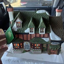 Dickens Village Heritage Village Collection
