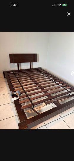 Queen Bed 150$