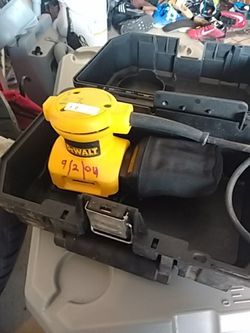 DeWalt palm sander