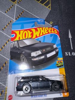 Hot Wheels 94 Audi Advant RS2 Super Treasure Hunt with Protector & Regular HW