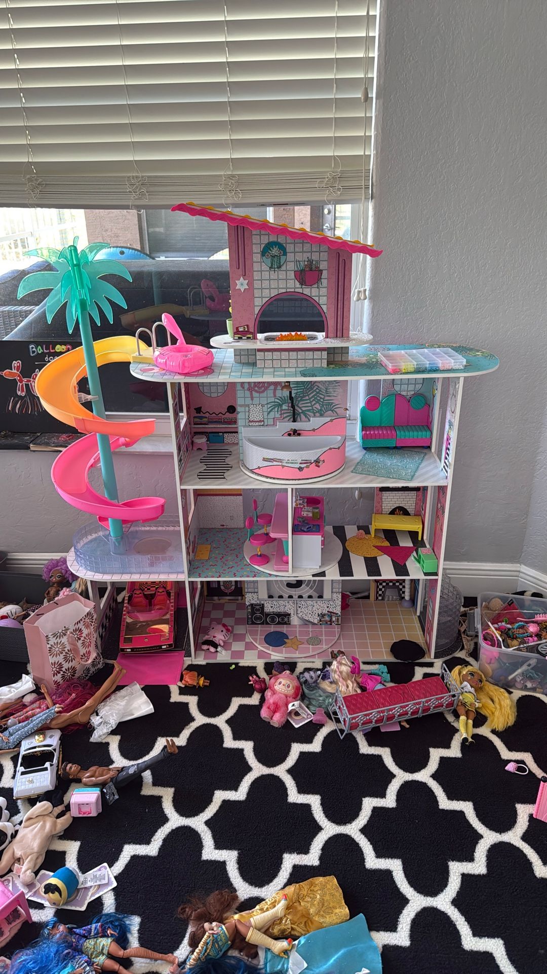 LOL Surprise OMG Dollhouse