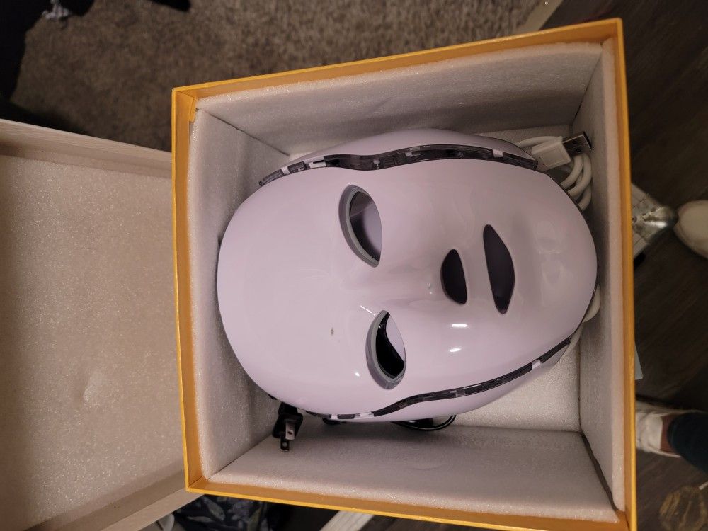 LED FACE MASK