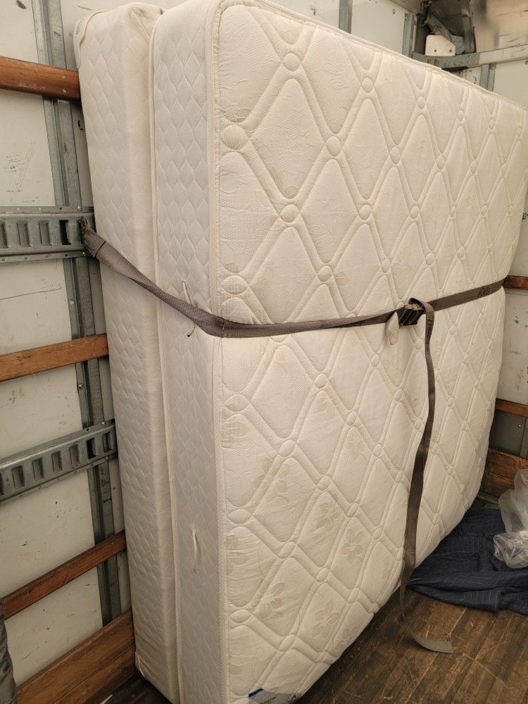 King Matress And Box Spring