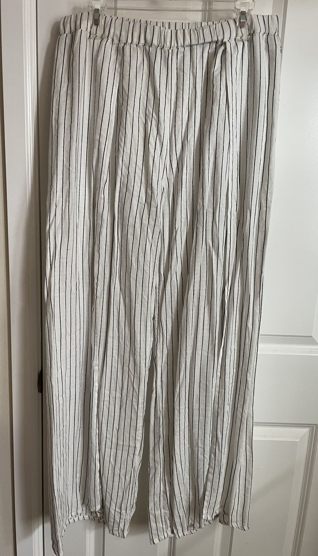 Roxy White & Black Striped Wide Leg Pant - Size XL