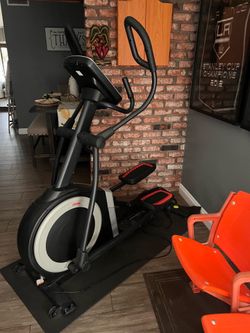 ProForm CoachLink E9.0 Elliptical – Excellent Condition