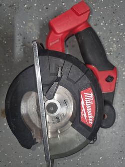 Milwaukee M18 brushless Fuel 5-3/8 metal cutting saw
