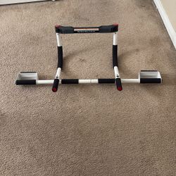 Pull up bar