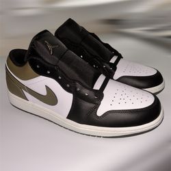 Jordan 1 ‘Black Toe Mid Olive 9.5!! and 11!!