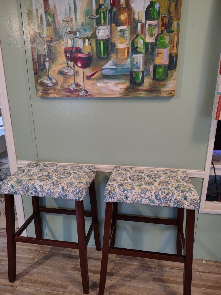 2 Bar Stools Refurbished. 
