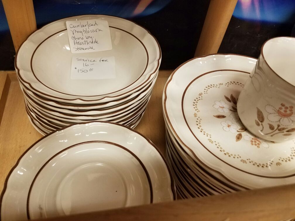 60 pc Hearthside stoneware Cumberland Mayblossum pattern dinnerware