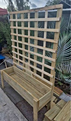 maceta de madera para sembrar plantas esclusivas echas a su gusto