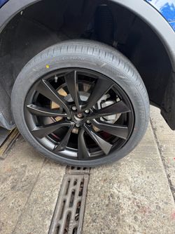 Tesla model 3 or y new blk 20” rims tires set
