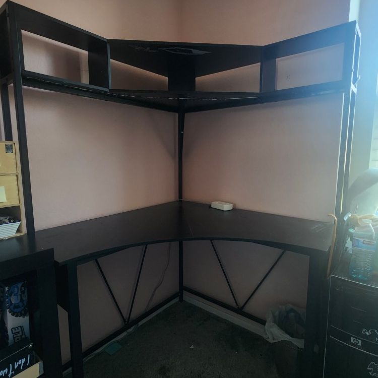 Corner Desk With Hutch