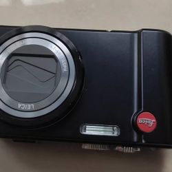 Leica leika v-lux20 digital camera
