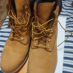 Selling Size 12 Men Tims 80 Dollars 