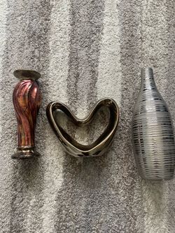 Set of 3 Decorative Vases and Heart Sculpture