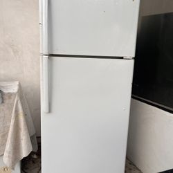 GE Refrigerator