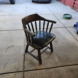 Wood And Leather Sitting Chair