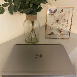 Dell E7240 Laptop with 256 GB SSD 16 GB Ram and Backlit Keyboard 