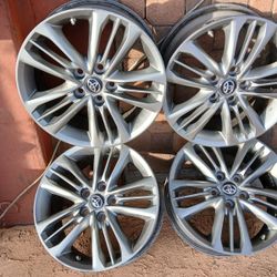 Juego De Rines Para Carros Toyota Camry Tacoma 5 Hollos RAV4 Lexus Siena Medida 17