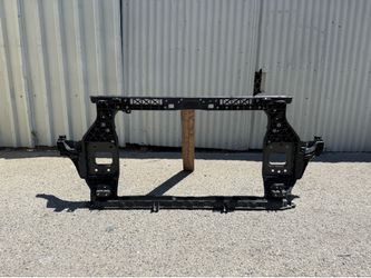 KIA SPORTAGE 2023 2024 2025 Radiator core support original used OEM (SMALL SIDE CRACK)