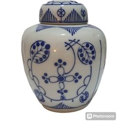 ***Elegance in Blue: Traditional 5-Inch Ginger Jar with Contemporary Flair***