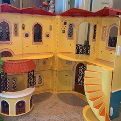 Dollhouse for 18” dolls for Sale in Bothell, WA - OfferUp