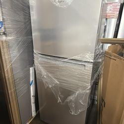 Brand New, Huge, Open-Box Refrigerators $499 Up Now On Sale near
