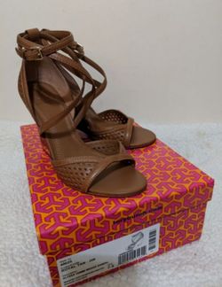 Tory Burch Wedge (7.5)