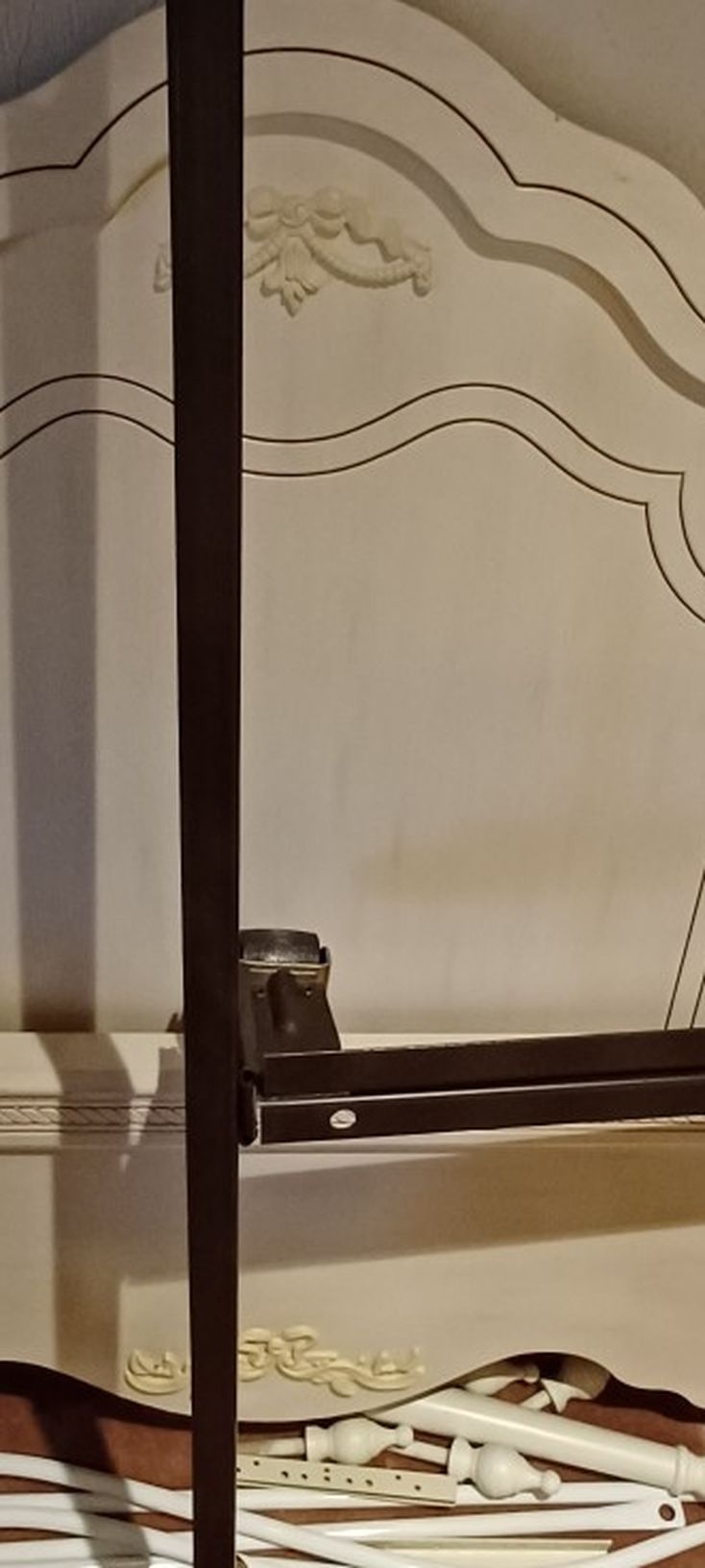 twin bed frame