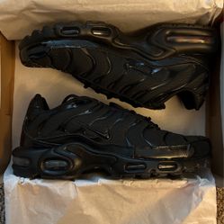 Nike Air Max plus size 9 brand new